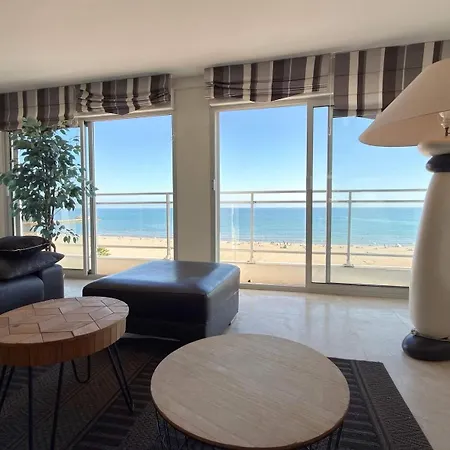 Beachfront 3 Bedroom With Panoramic Sea View And Balcony Appartamento *
