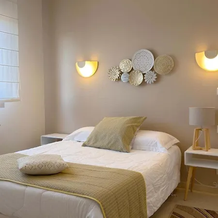 Beachfront 3 Bedroom With Panoramic Sea View And Balcony *