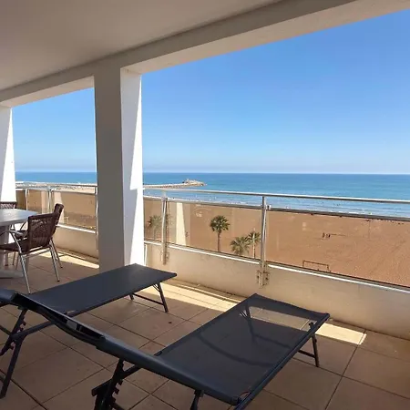 Appartamento Beachfront 3 Bedroom With Panoramic Sea View And Balcony